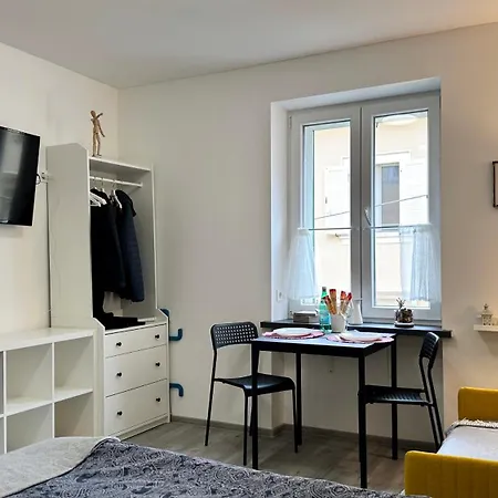 Olala Tireste דירה